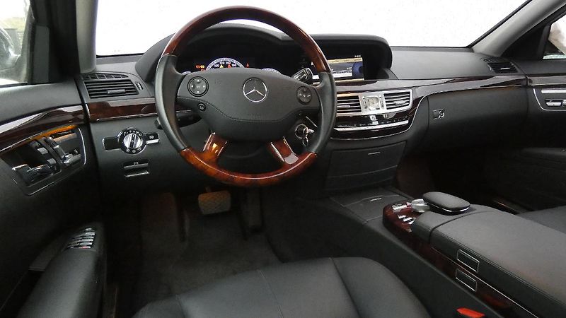 Mercedes-Benz Třídy S 500 V8 - fotka 5 z 33