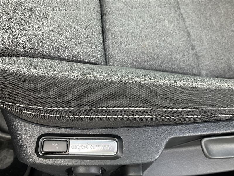 Volkswagen Passat 2,0 PANORAMA,KEYLESS,EL.KUFR - fotka 12 z 29