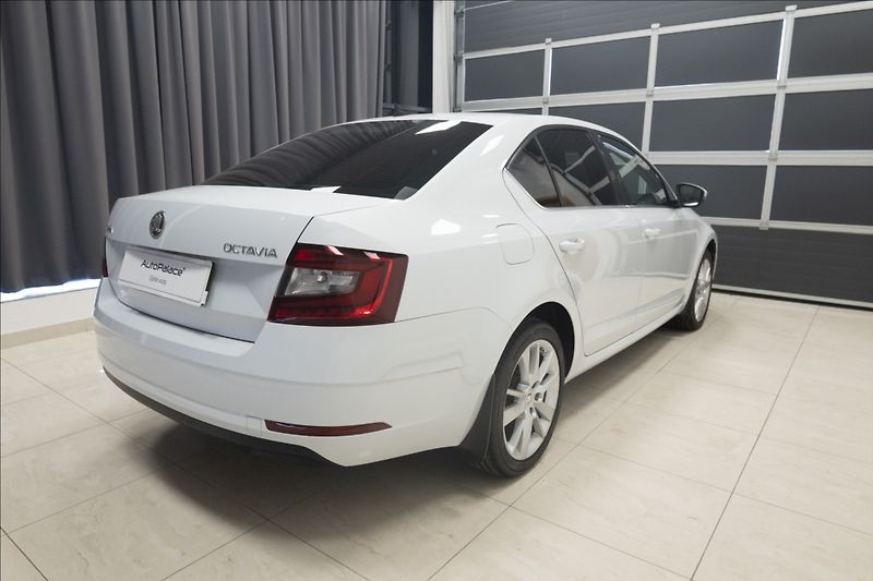 Škoda Octavia 2,0 TDI NAVI KEYLESS VÝHŘEV ČR - fotka 4 z 41