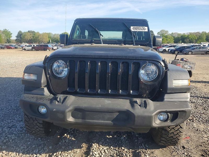 Jeep Wrangler (2020) Auto na cestě - fotka 5 z 11