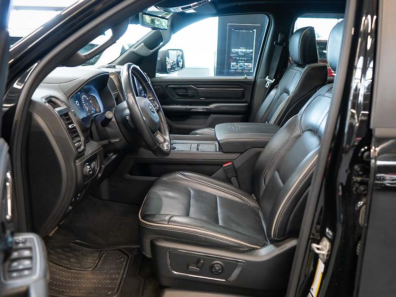 Dodge RAM (2024) 5.7 Limited Night Edition - fotka 15 z 47