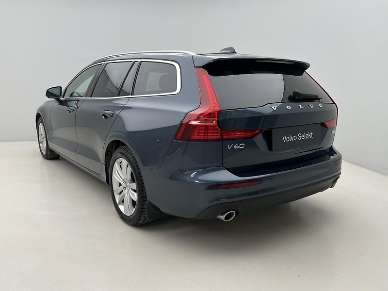 Volvo V60 B4 MOMENTUM AUT  - fotka 11 z 42