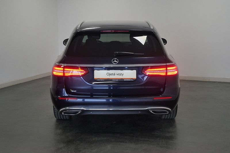 Mercedes-Benz Třídy E - fotka 6 z 28