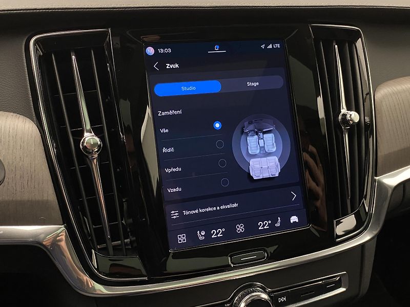 Volvo V90 CC B4 AWD MOMENTUM AUT - fotka 60 z 65