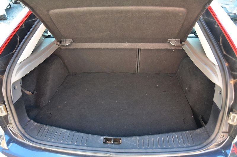 Ford Focus (2009) 1.6i 16V 74kW TITANIUM 2x kola - fotka 7 z 26