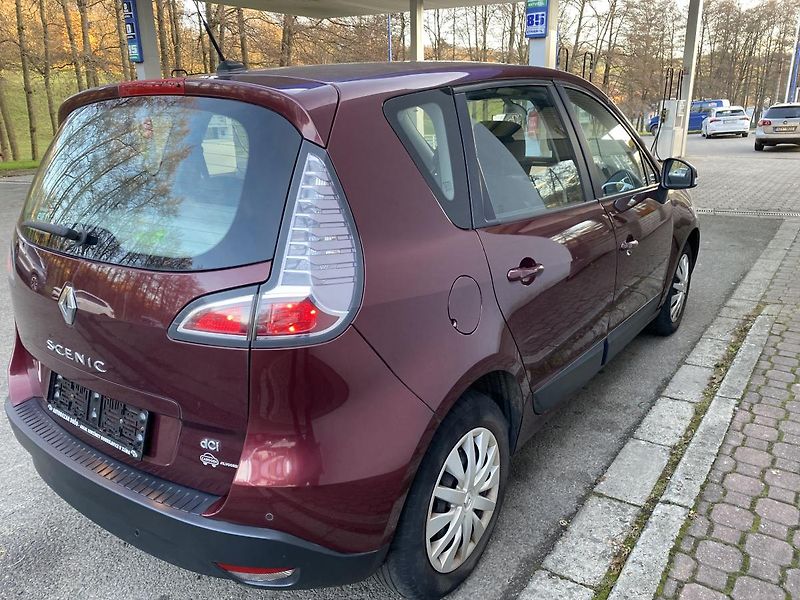Renault Scénic (2013) 1.5 dci Expression pěkný - fotka 4 z 23