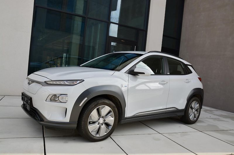 Hyundai Kona (2020) EV ELEKTRIC 100Kw 1 MAJITEL KA - fotka 3 z 53