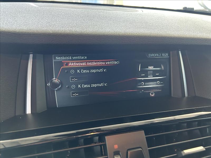 BMW X3 2,0   xDrive20d,1.MAJITEL,ČR,D - fotka 24 z 38