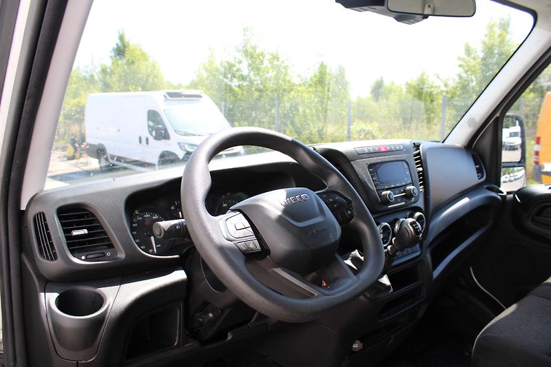 Iveco Daily 35C160 3,0 Skříň+čelo+klima - fotka 9 z 19