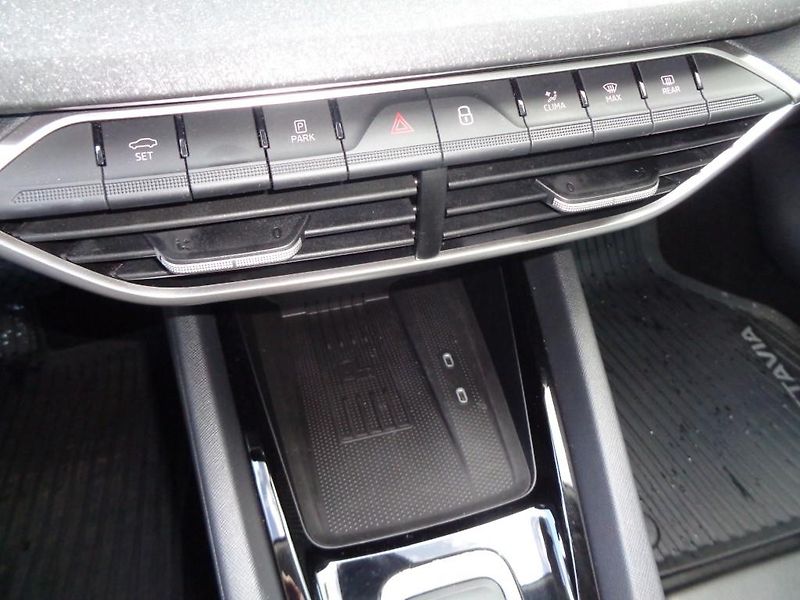 Škoda Octavia 1.5 TSI DSG Top Selection mHEV - fotka 15 z 30