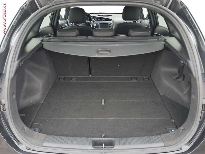 Kia Ceed (2019) 1.6CRDi, 2.maj,ČR, GT Line - fotka 7 z 25