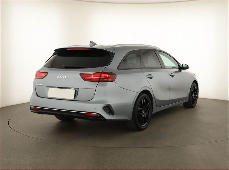 Kia Ceed (2022) 1.5 T-GDI, ČR,1.maj - fotka 5 z 14