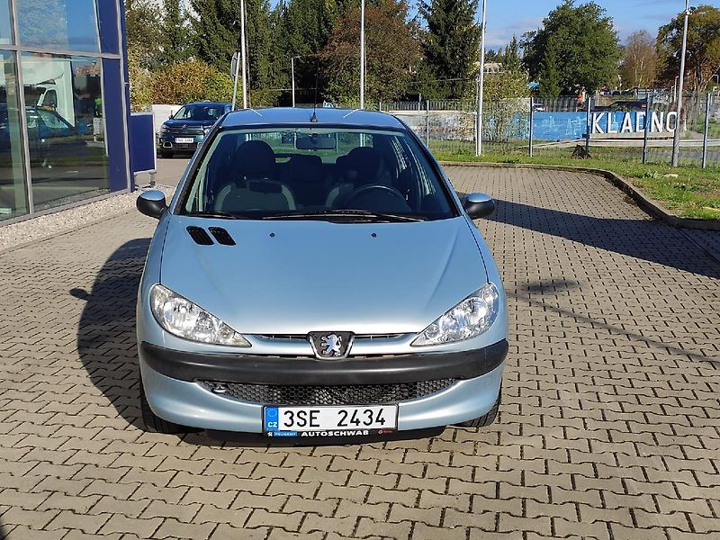 Peugeot 206 (2007) 1.4i 75k MAN5  - fotka 10 z 21
