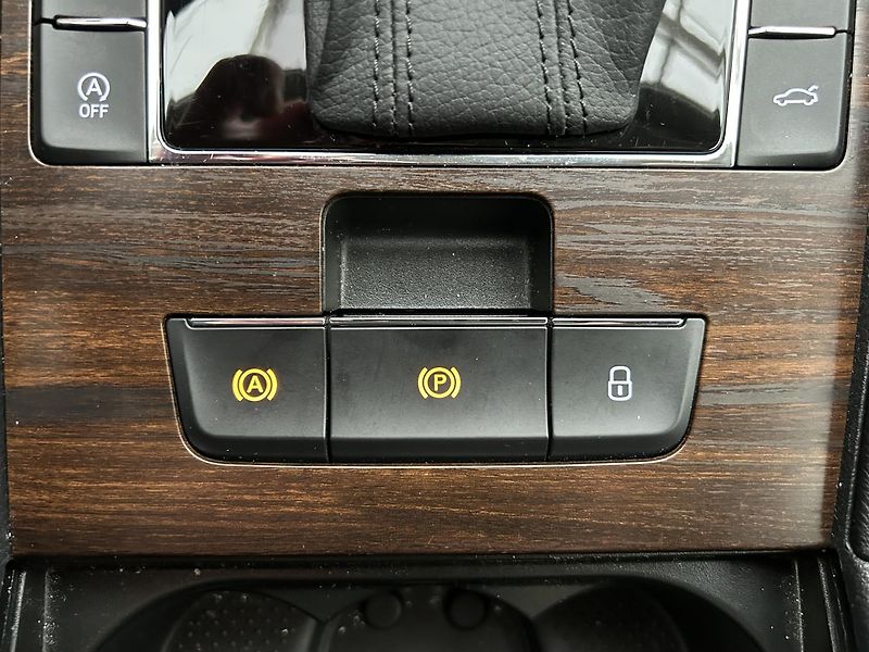 Škoda Superb 2.0 TDI 4x4 Scout - fotka 18 z 31