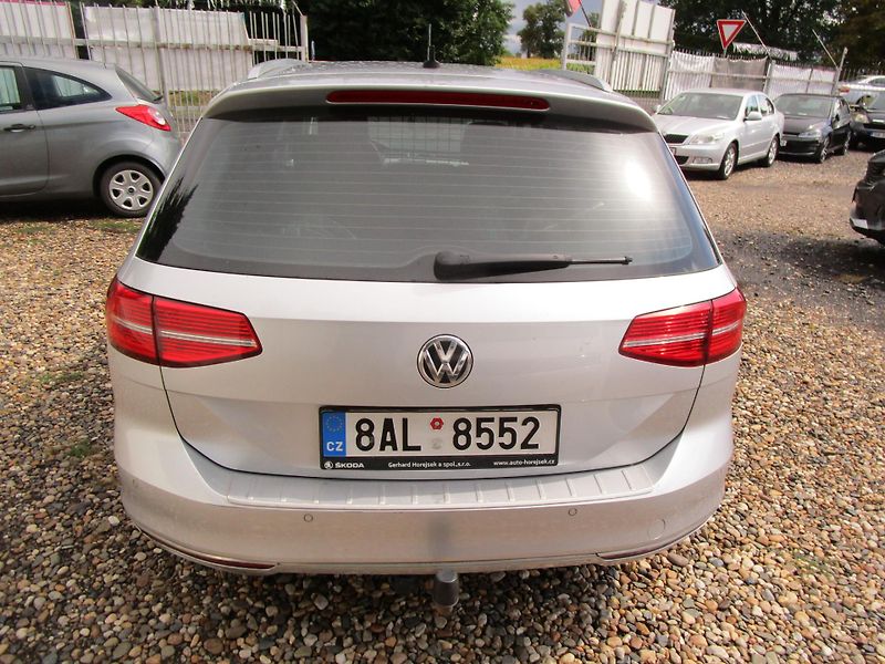 Volkswagen Passat 1,6TDI-88KW-DSG+ZÁVĚS - fotka 4 z 17