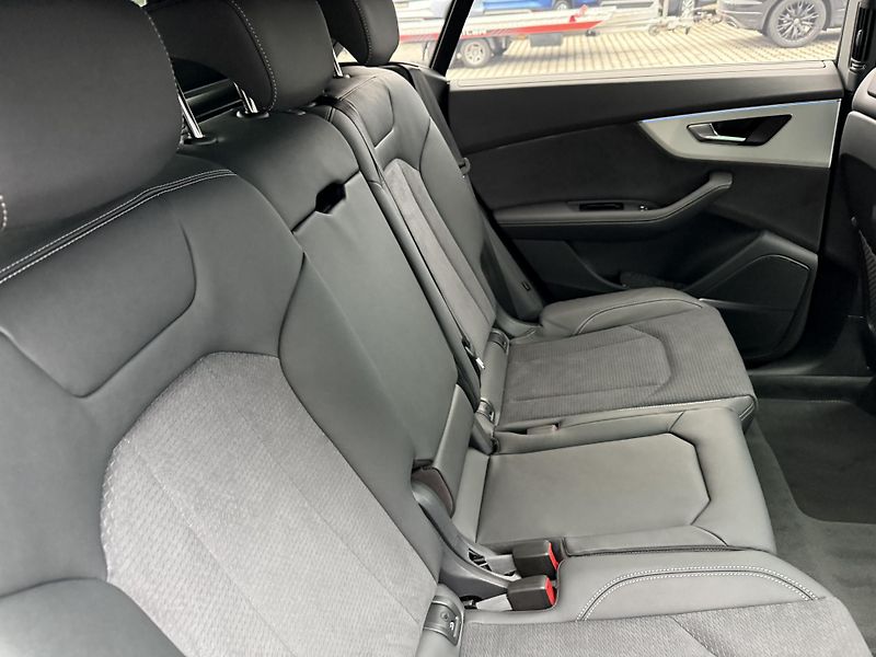 Audi Q8 (2025) 50TDI 210kW OLED K360 PANORAMA - fotka 36 z 59