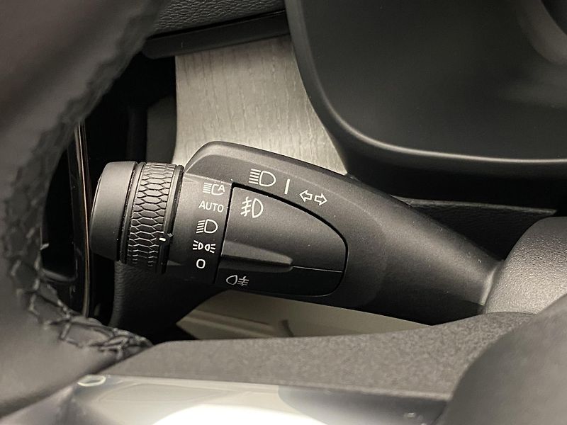 Volvo XC40 B4 DARK ULTRA AUT CZ - fotka 22 z 59