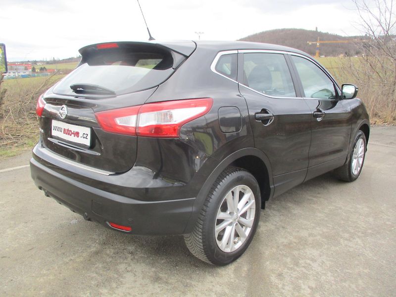 Nissan Qashqai 1.6DIG-T 120kW NAVI VÝHŘEV - fotka 7 z 43