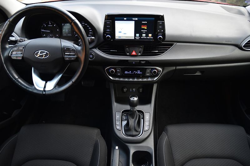Hyundai i30 1.6 CRDi STYLE A/T,KAMERA,LED - fotka 38 z 48