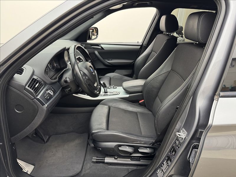 BMW X3 2,0 4X4 DPH M 2XKOLA NAVI ČR - fotka 27 z 36