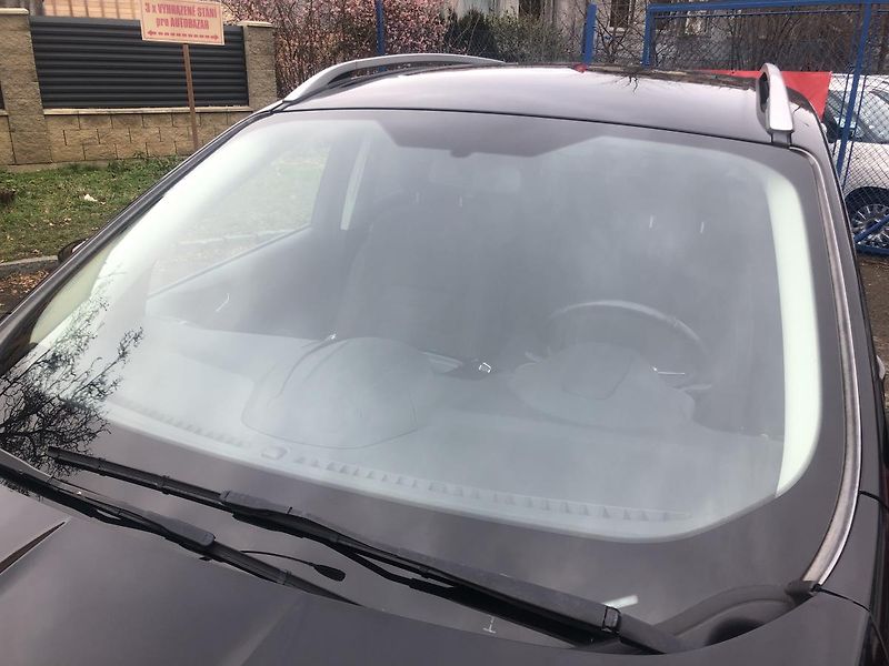 Ford Kuga (2015) 1,5 110kW 1.majitel pěkný stav - fotka 13 z 63