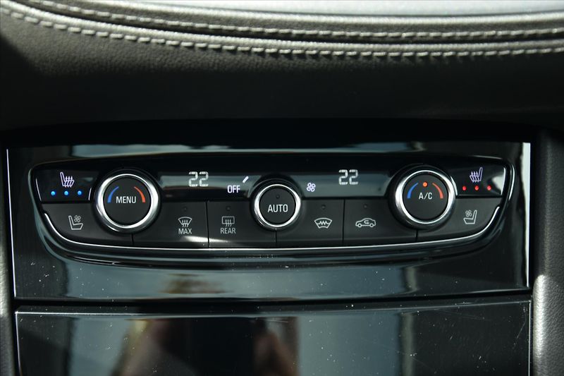 Opel Grandland X 1.5 CDTi 96kW ULTIMATE - fotka 22 z 29
