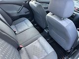 Škoda Octavia (2008) Combi 1.9 TDI Tour - náhled 11