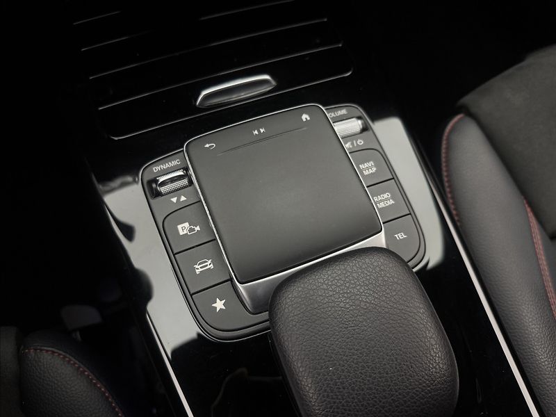Mercedes-Benz Třídy A 1,3 AMG DPH KAMERA VÝHŘEV ČR - fotka 27 z 40