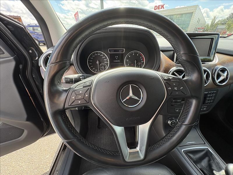 Mercedes-Benz Třídy B 1,6 200i 115kW,Bi-Xen,Kůže,Nav - fotka 7 z 36