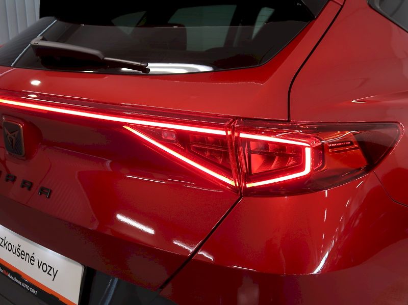 Cupra Formentor (2024) 1.5TSI 110KW DSG - fotka 11 z 45