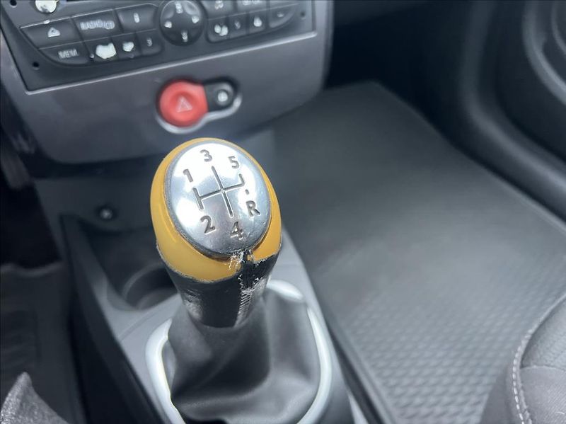 Renault Clio 1,5 DCi,2x Sada kol,Klima - fotka 12 z 16