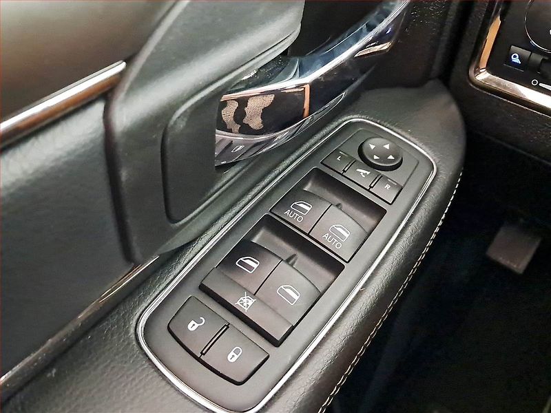 RAM 1500 (2020) 5.7 V8 Hemi - fotka 17 z 18