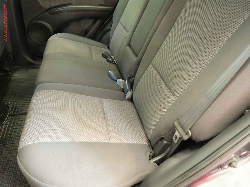 Kia Sportage (2008) 2.0i 4x4, ČR, AC, výhřev sed - fotka 11 z 21