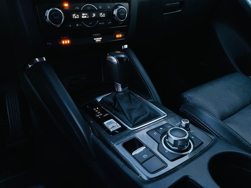 Mazda CX-5 2.5i 4x4 AUT KAMERA LED VÝHŘEV - fotka 35 z 45