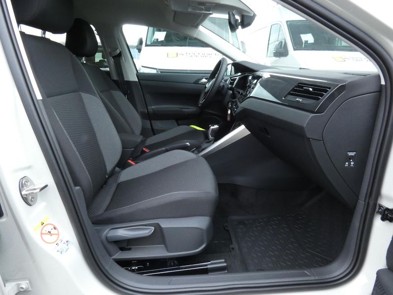 Volkswagen Polo People 1,0 TSI 85 kW 7DSG - fotka 19 z 30