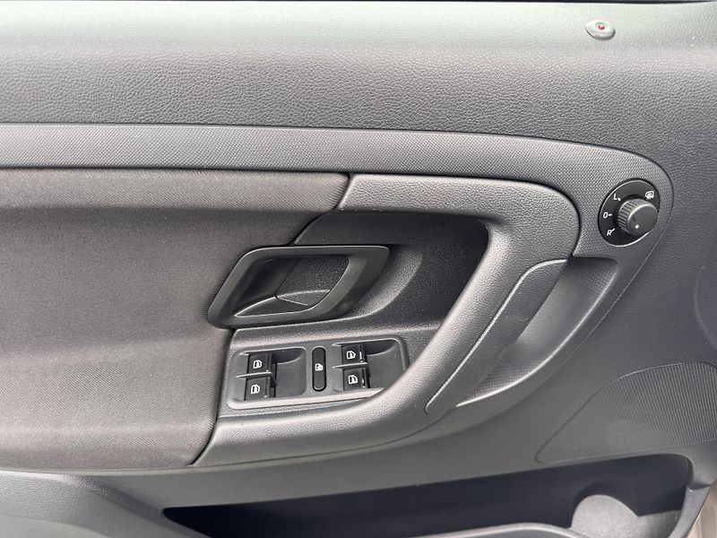 Škoda Roomster 1.2 TSi,197 tis km,2014 - fotka 13 z 18