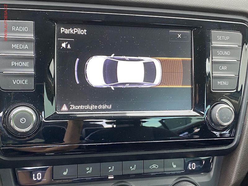 Škoda Octavia (2016) 1.8TSi, ČR, L&K, xenon, navi - fotka 17 z 17