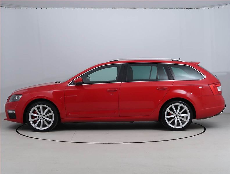 Škoda Octavia (2015) 2.0 TDI, Kůže, Navi, Bi-Xenony - fotka 3 z 19