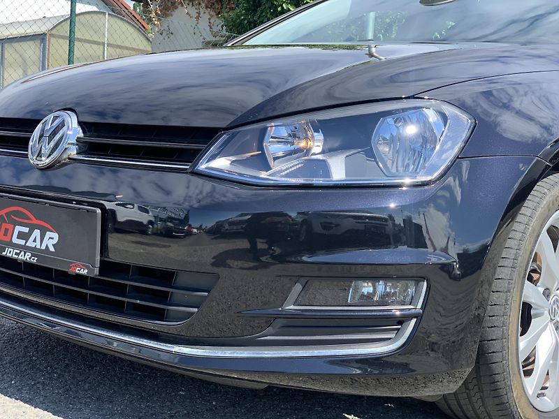 Volkswagen Golf Highline 1.6TDi 77kw DSG ALU - fotka 43 z 48