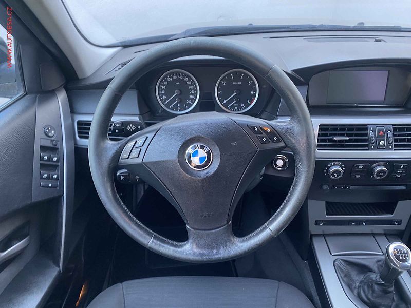 BMW Řada 5 (2006) 2.5i, servis.kniha - fotka 11 z 17