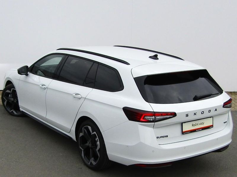 Škoda Superb (2026) Combi Sportline 2.0 TDI 142 kW - fotka 14 z 30