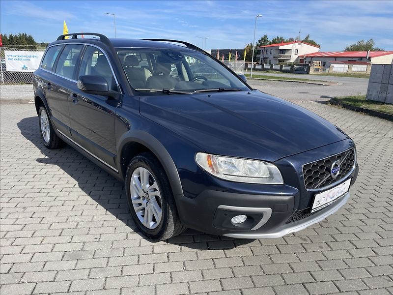 Volvo XC70 2,4 D4 AWD Geartronic Polar 13 - fotka 6 z 30