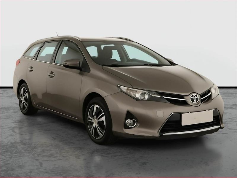 Toyota Auris (2013) 1.6 Valvematic, Serv.kniha - fotografie inzerátu