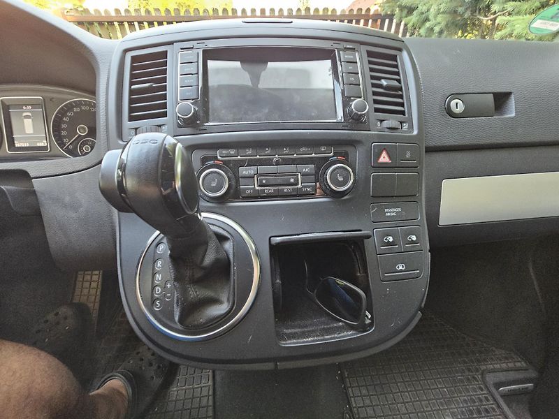 Volkswagen Multivan (2014) - fotka 10 z 16