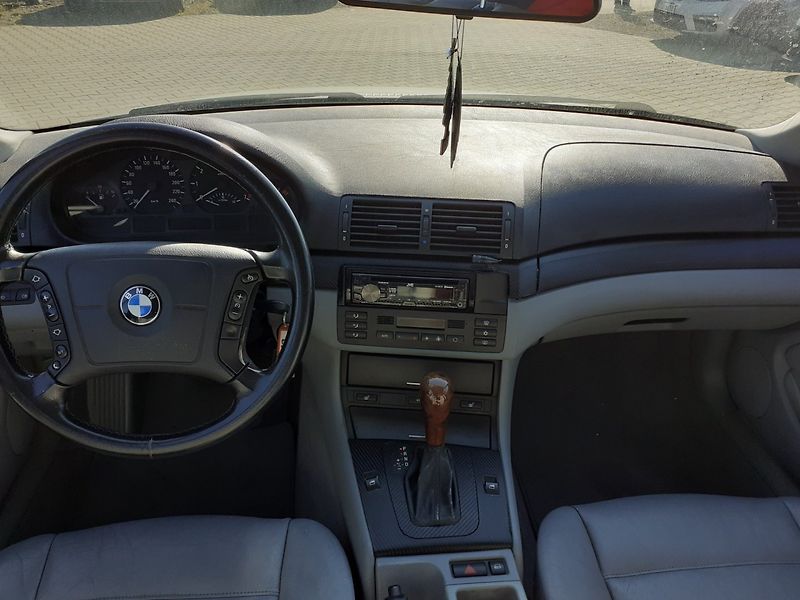 BMW Řada 3 (1998) 323i 6V - fotka 7 z 28
