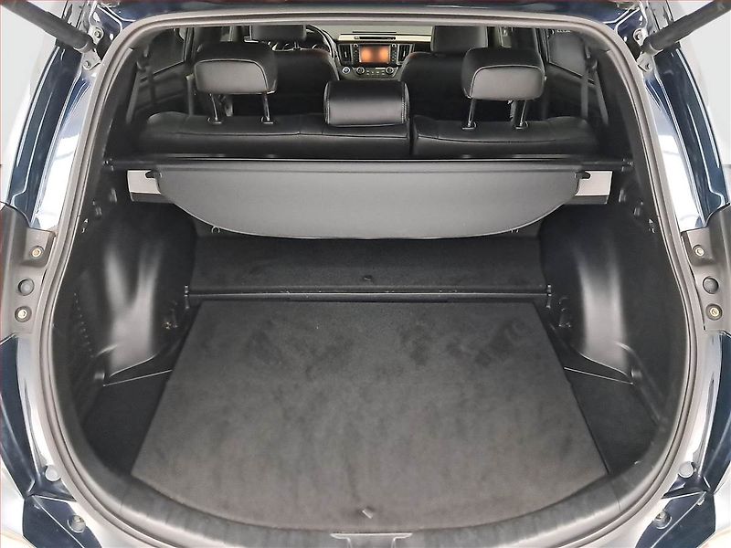 Toyota RAV4 (2017) 2.5 Hybrid - fotka 14 z 17
