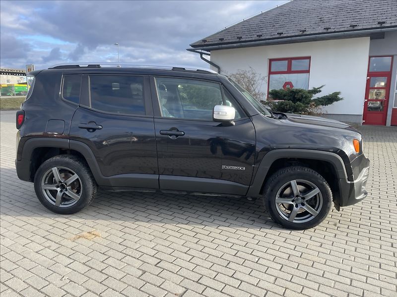 Jeep Renegade 2,0 CRD 103kw 4x4 LIMITED odp. - fotka 5 z 32