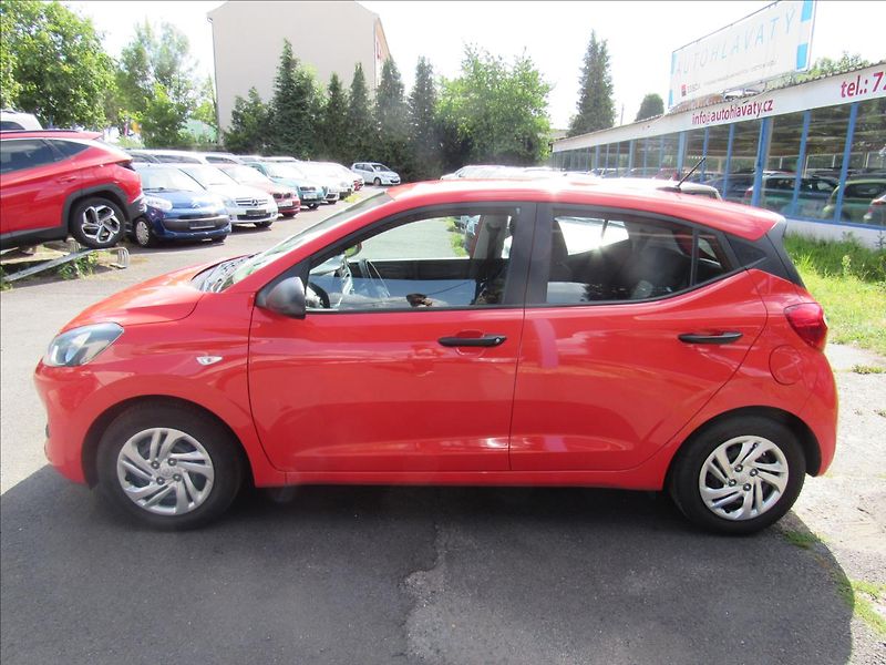 Hyundai i10 1,0 MPi 49kW - fotka 7 z 28