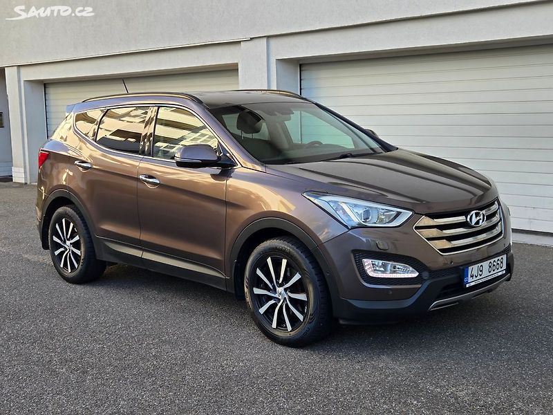 Hyundai Santa Fe (2014) 2.2 CRDI Aut 4x4 Max Výbava - fotka 11 z 33