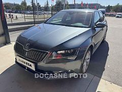 Škoda Superb (2017) 2.0TDi, Bixen, navi - fotografie inzerátu